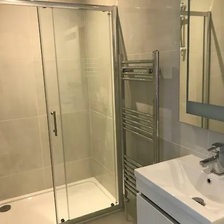 Railway فندق مبيت وإفطار غوري