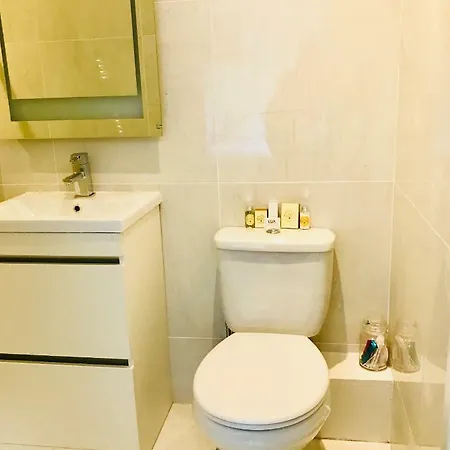 Bed & Breakfast Railway